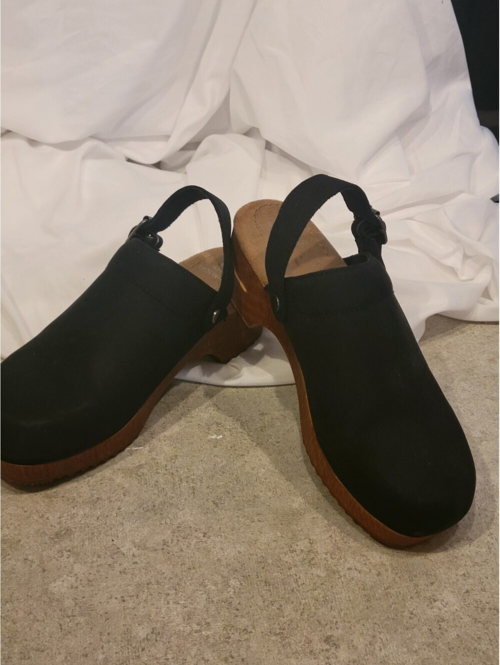 WHITE MOUNTAIN BEING CLOG W32527-967 black/nubuck genuine leather size: 8